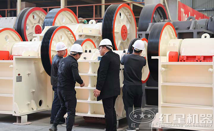 用戶來廠考察，多種設備型號讓用戶眼見為實